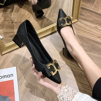 Sekli burna maži batai moteriški pavasariniai nauji britiško stiliaus metaliniai sagtys butas su madingais moteriškais batais