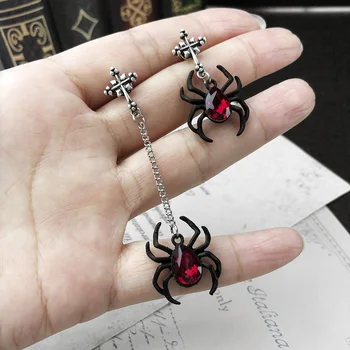 Moterų juvelyrika Punk Rock Neglazūruotas juodas voras Ausies smeigtukas Raudonas perlas Asimetrinė grandinė Kutai Kabantys auskarai Didmeninė prekyba