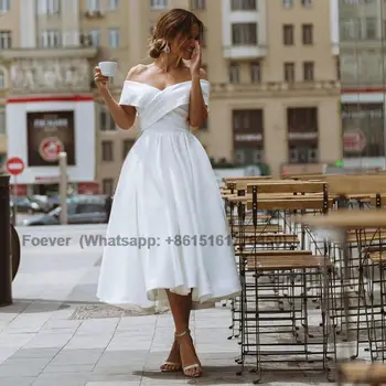 Paprasta arbatos ilgio vestuvinė suknelė nuo peties Baltas dramblio kaulo satinas A-line Trumpi nuotakos chalatai Paplūdimio nugaros raišteliai Vestuvinė suknelė