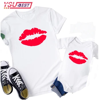 Family Tshirts Boys Girls Red Lips Print Mother and Daughter Son Family marškinėliai Family Look Matching marškinėliai Mommy and Me Clothe